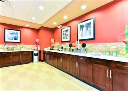 Hampton Inn Corning/Painted Post Экстерьер фото